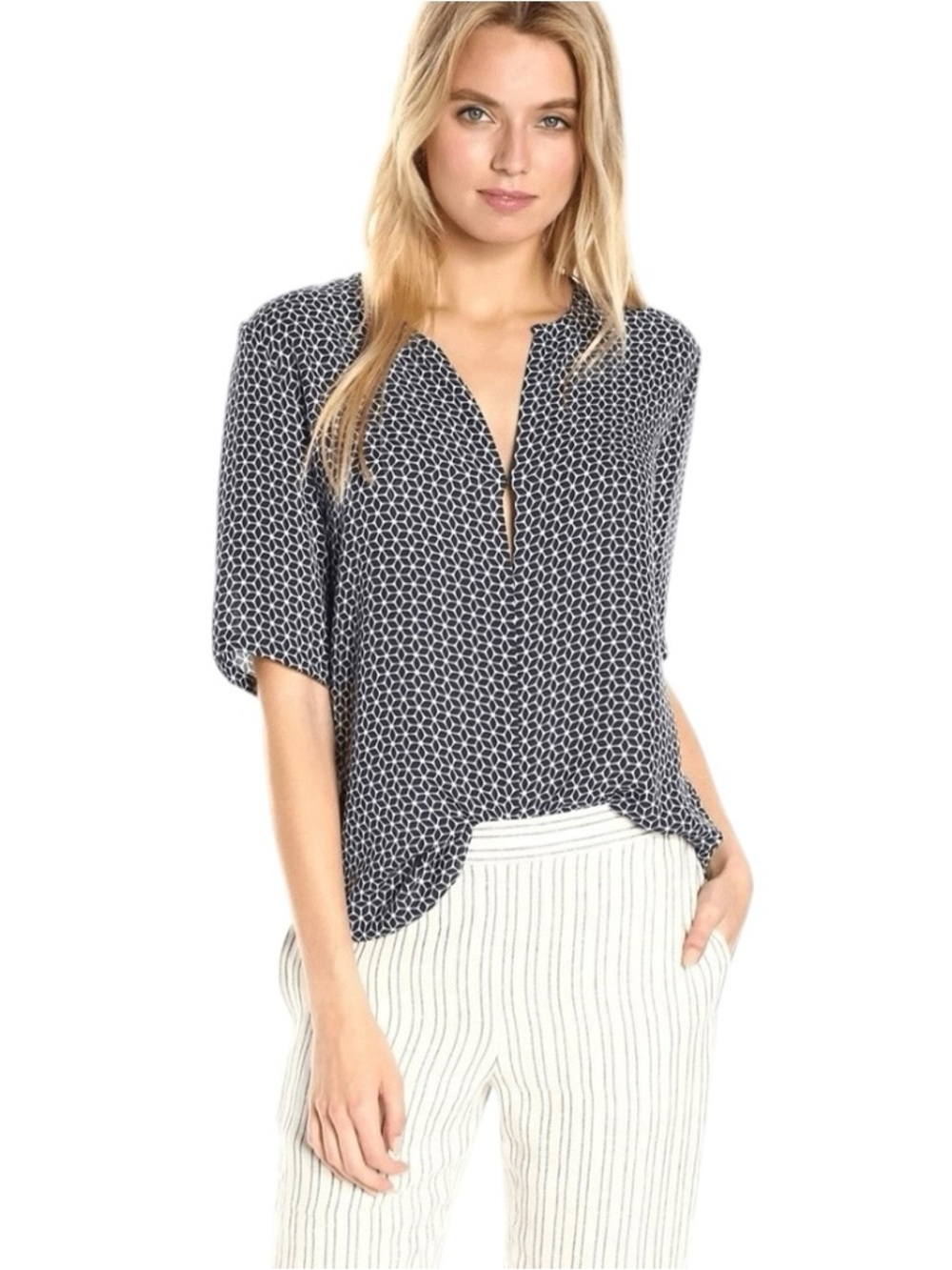 Theory Tile Antazie 100% silk Geometric Blouse Size P Navy/White
